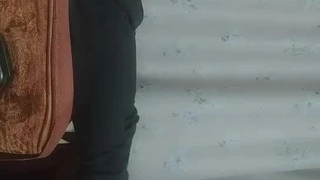 性欲旺盛的继妹口交并在热门视频中被操得淫水涟涟