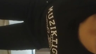 巴西少女Mariangel Belle给了一个感性的口交,然后在POV视频中被精液覆盖