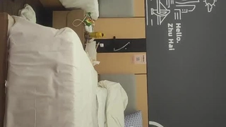 性感少妇美艳身材 口交后被操 操完不满足还要自慰