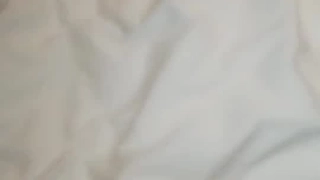 大学生与女同性恋三人组一起玩乐