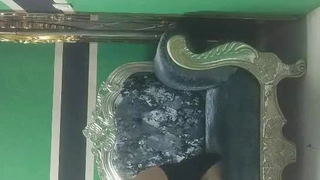 白丝少女在树林里拦住我求我给她扣批