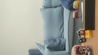 在宽敞的车里直接接干起来了