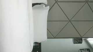 身材苗条的美女主播床上玩内窥镜给狼友看