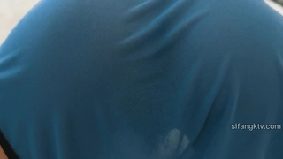 极品大屁股蝴蝶逼骚人妻让大哥玩逼好刺激，听狼友指挥双插逼逼和菊花，高潮迭起淫水一直喷看着好刺激别错过