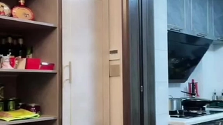 妹子在家里拍摄自己自慰粉嫩逼哪个骚样真是让她想干她