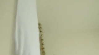 这个绝对牛逼 超级骚的少妇穿着开档丝袜 拳交 超大自慰棒插穴自慰 非常淫荡