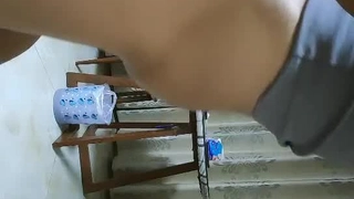 可爱的金发少女被她的继姐妹男友操了