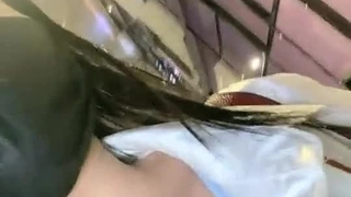 胸部丰满的继母和她的继子大鸡巴变得淘气